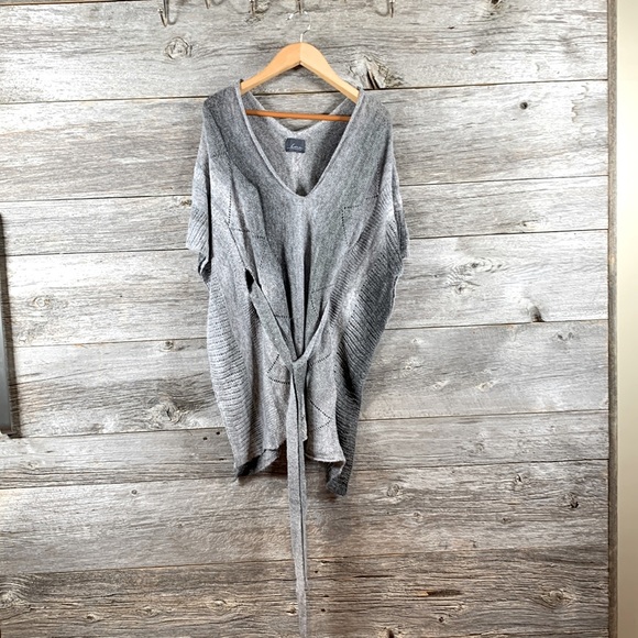 LINE Poncho - Picture 1 of 1